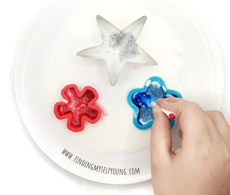 4th of July Patriotic Magic Milk Experiment by Finding Myself Young