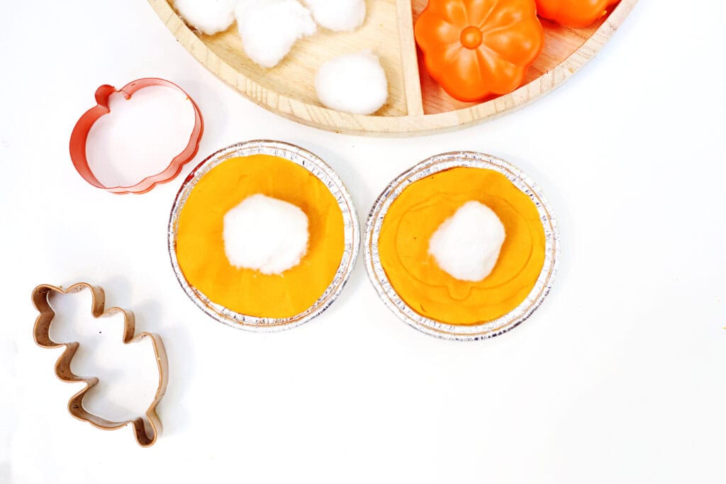 Pumpkin Pie Playdough Tray by Cultivating Brilliant Minds
